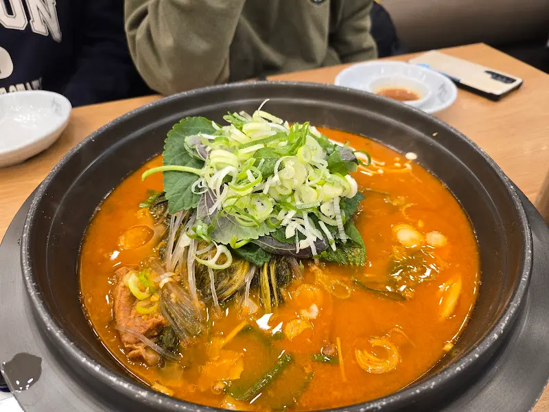 푸짐한 감자탕 비주얼