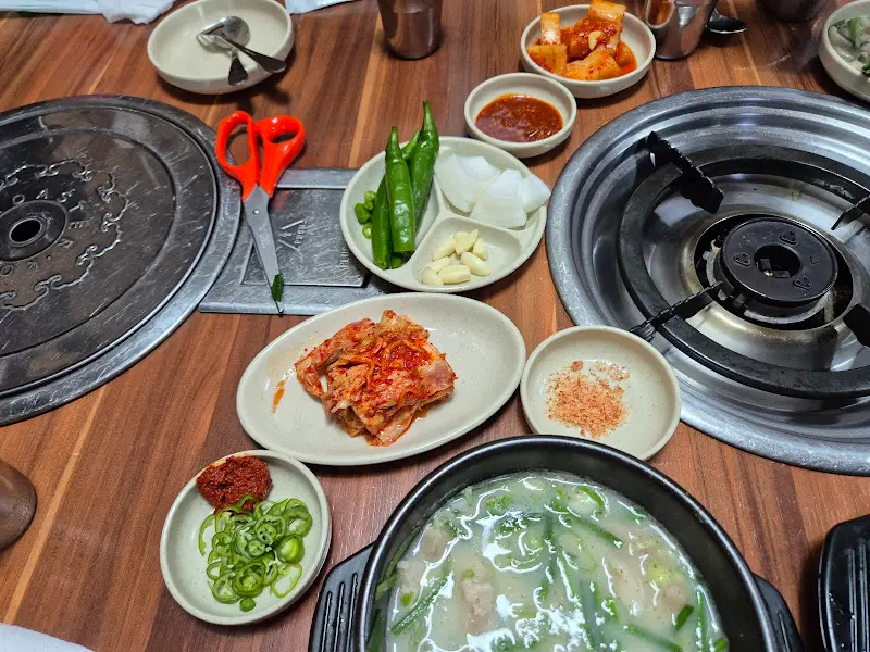 다채로운 반찬들