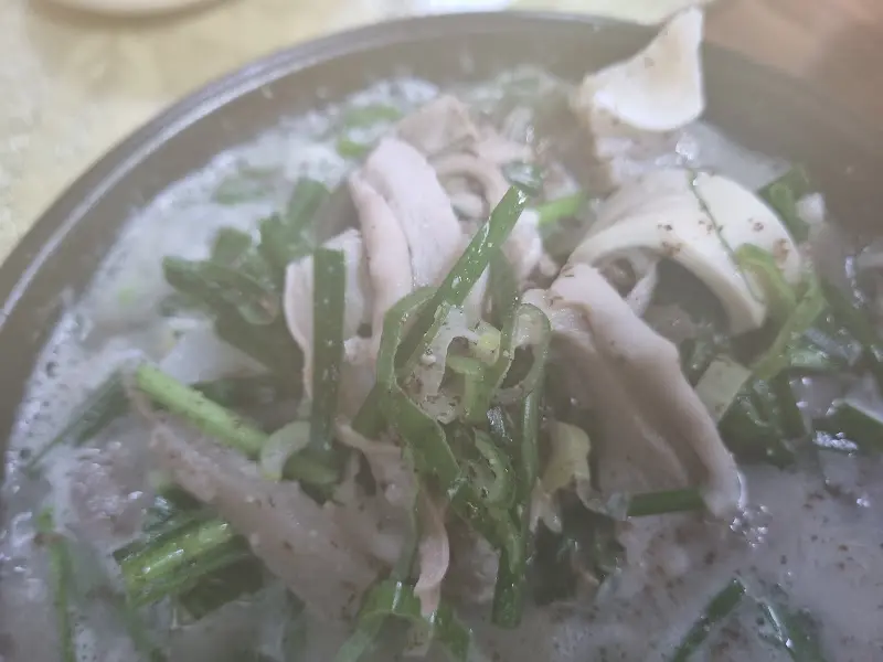 머릿고기 가득한 순대국