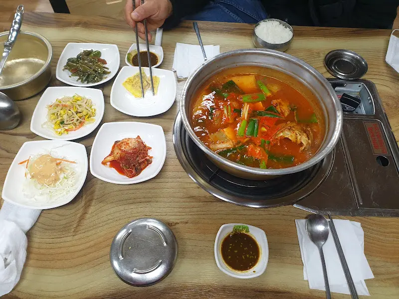 푸짐한 동태찌개 한 상 차림