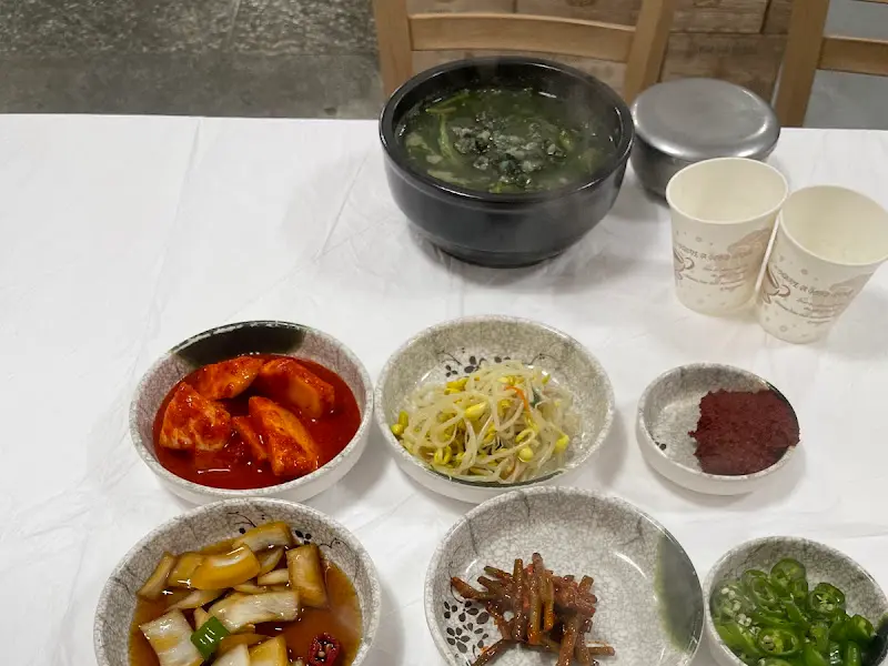 올갱이 해장국과 밑반찬