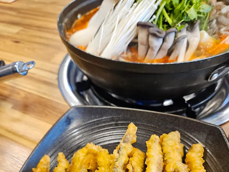 미꾸라지 튀김과 매운탕