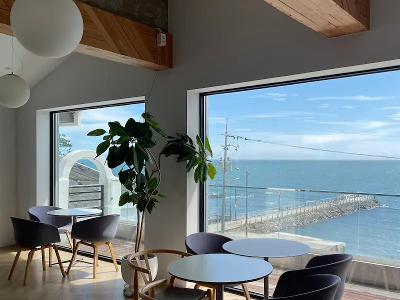 3층 카페에서 바라본 오션뷰