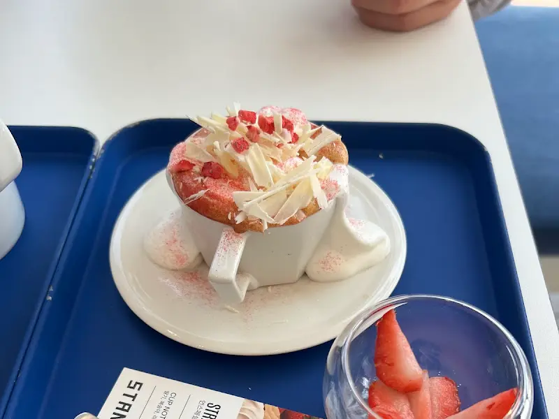 딸기 바스크 치즈케이크