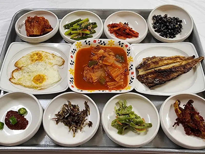 다른 날의 백반 상차림