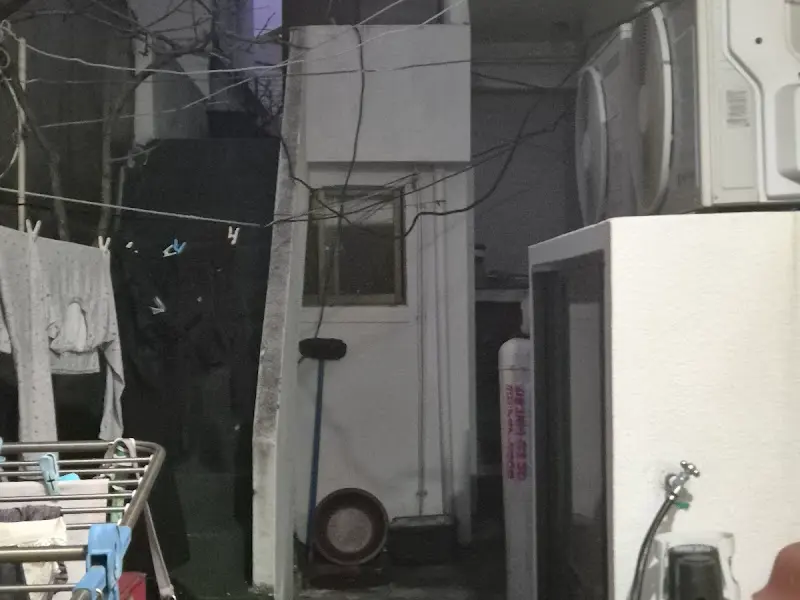 진정원 화장실 가는 길