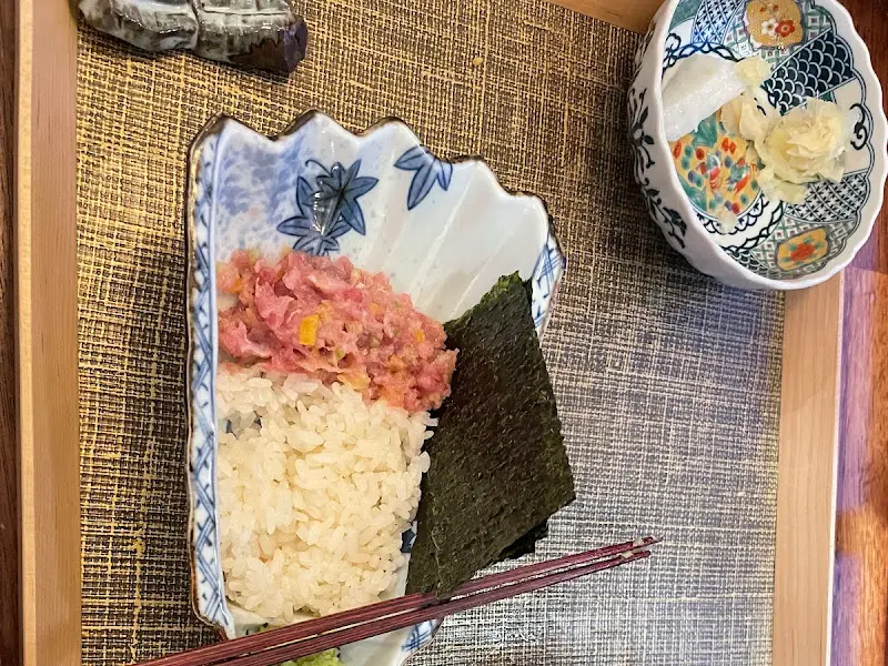 참치 등살과 밥