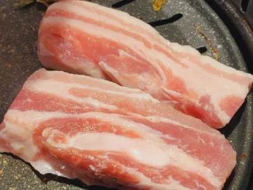 부산대 앞 가성비 끝판왕! 거북이동네에서 즐기는 쫄면과 삼겹살의 환상적인 만남, 여기 진짜 맛있는 고깃집 인정!