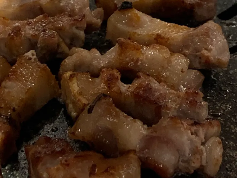 육즙 가득한 오겹살 구이