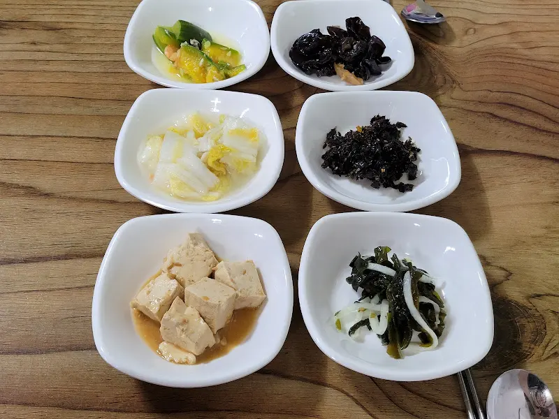 정갈한 밑반찬 클로즈업