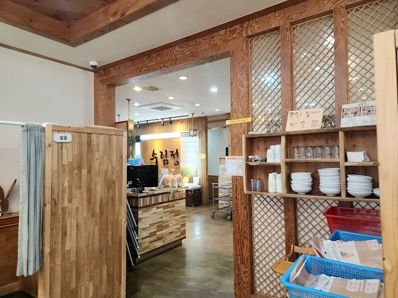 깔끔한 내부 인테리어