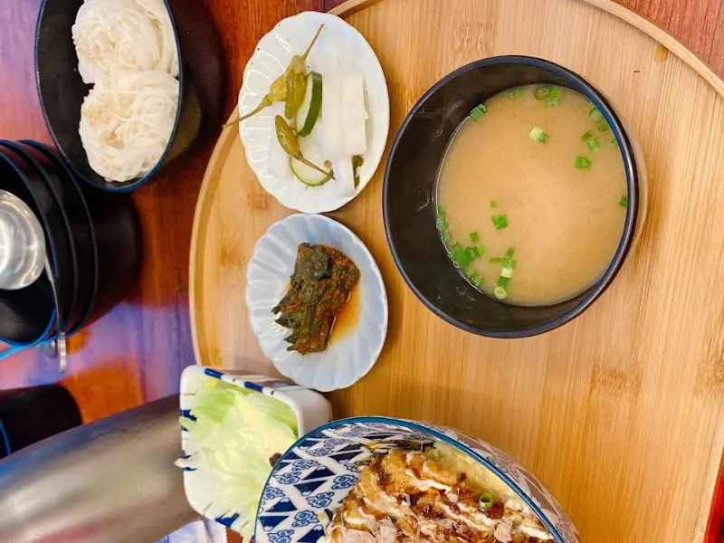 정갈한 곁들임 반찬