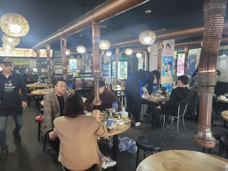 서대포소금구이 내부3