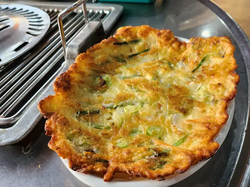 노릇하게 구워진 파전