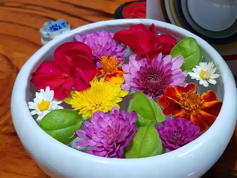 화려한 꽃 장식