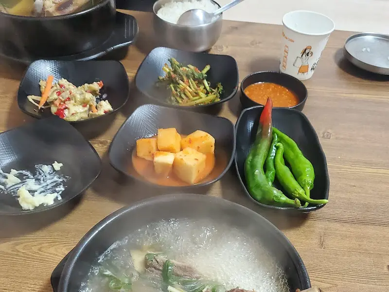 갈비탕과 반찬