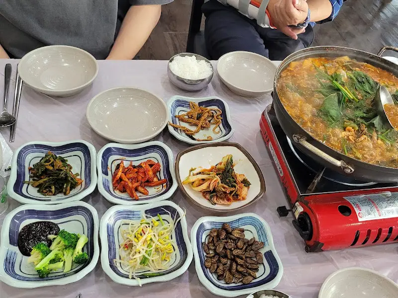 참게탕 한 상 차림