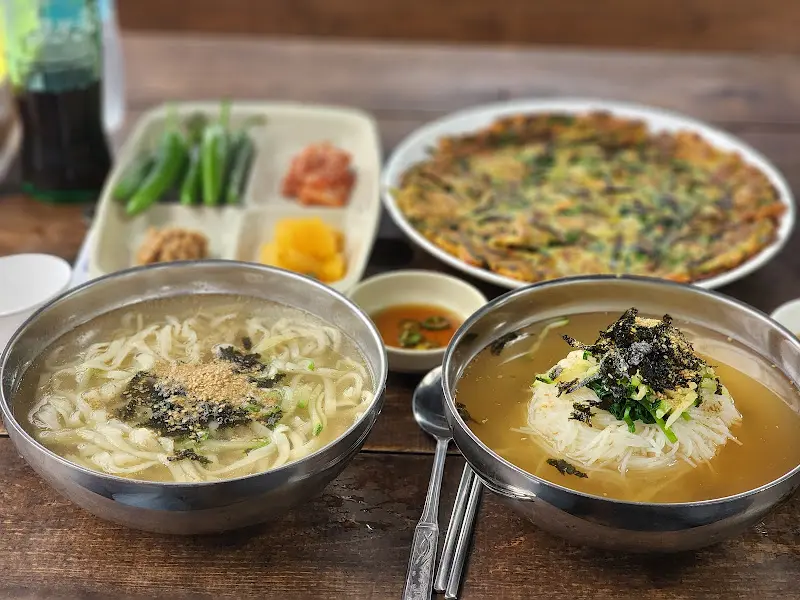 해물파전과 들깨 칼국수