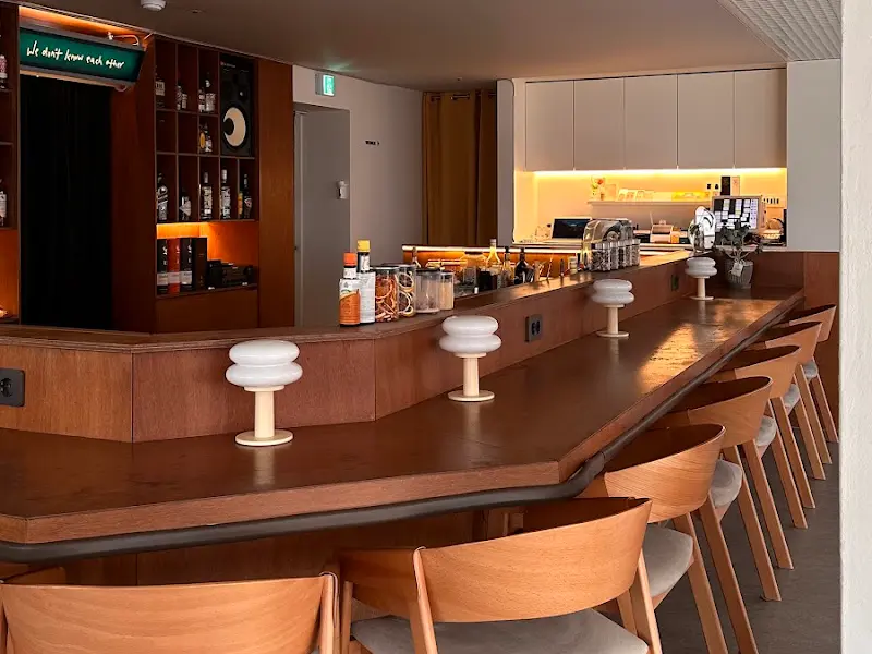 코드그래피 바 테이블