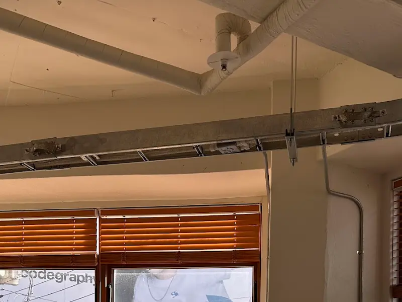 코드그래피 천장