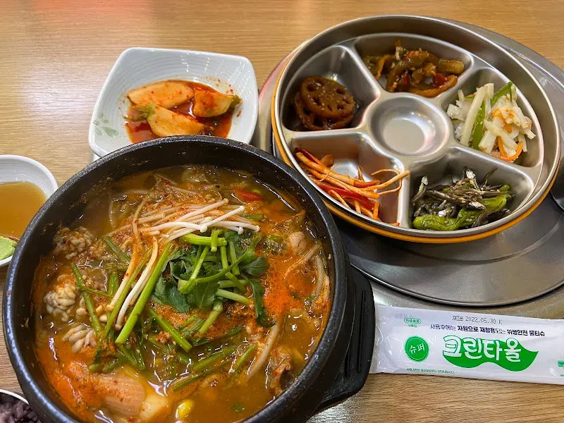 푸짐하게 담겨 나온 알탕