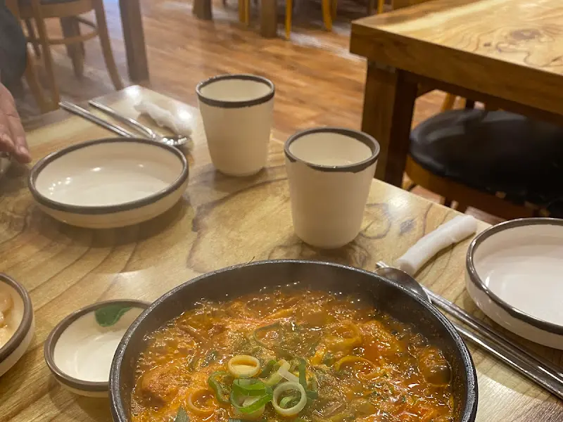 뼈해장국과 깍두기