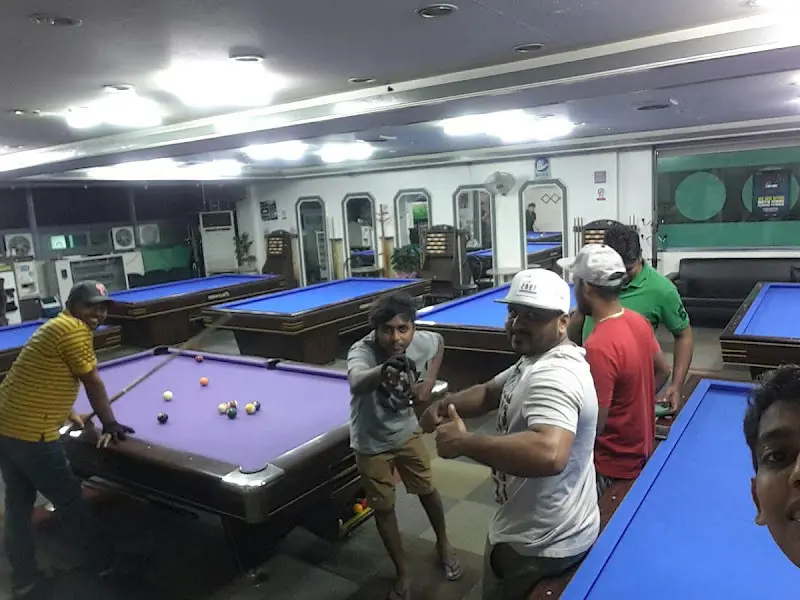 즐거운 시간을 보내는 사람들