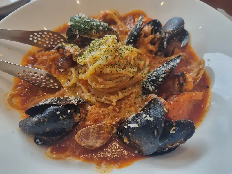 해산물 파스타의 풍성한 비주얼