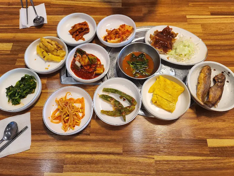 다양한 종류의 밑반찬