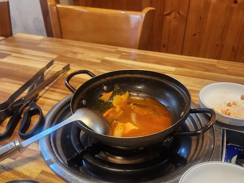 보글보글 끓는 찌개