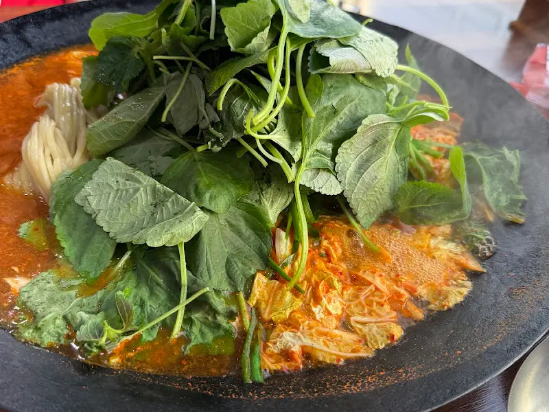 쫄면 사리를 추가한 물닭갈비