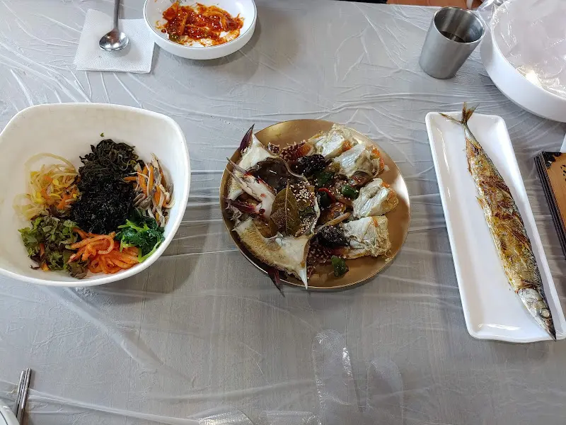 간장게장과 비빔밥