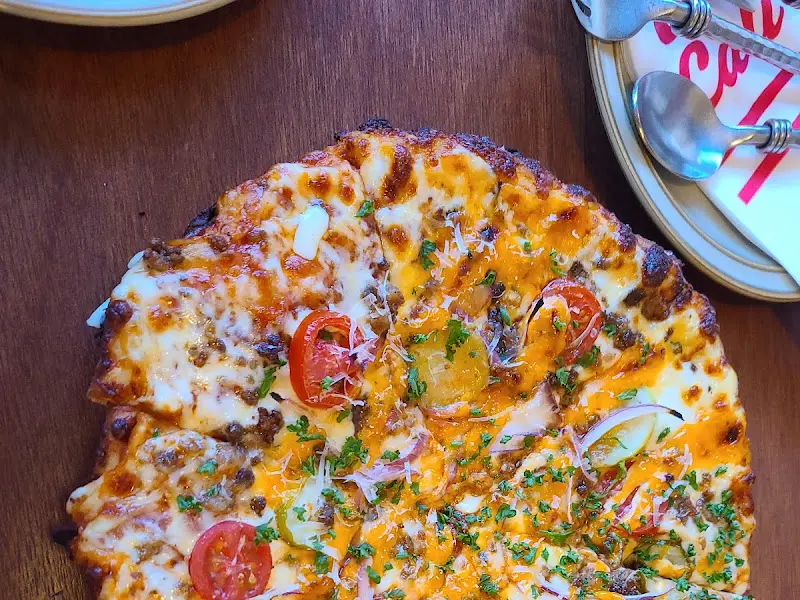 Cali Cali 치즈버거 피자