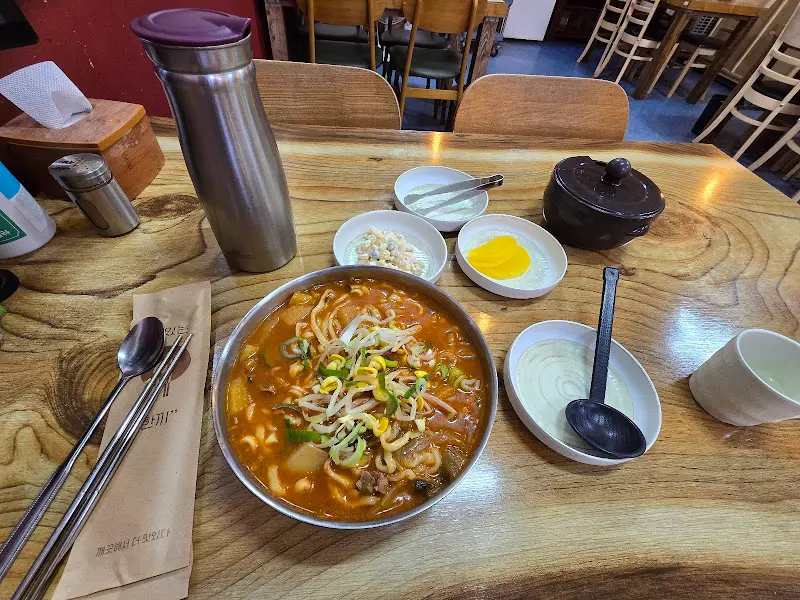 육개장 칼국수 한상차림