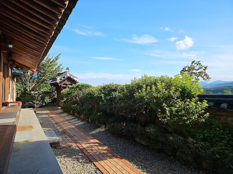 카페 외부 풍경