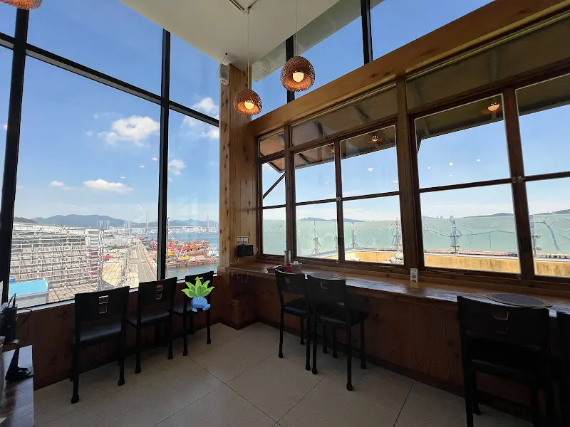 넓고 쾌적한 실내 공간