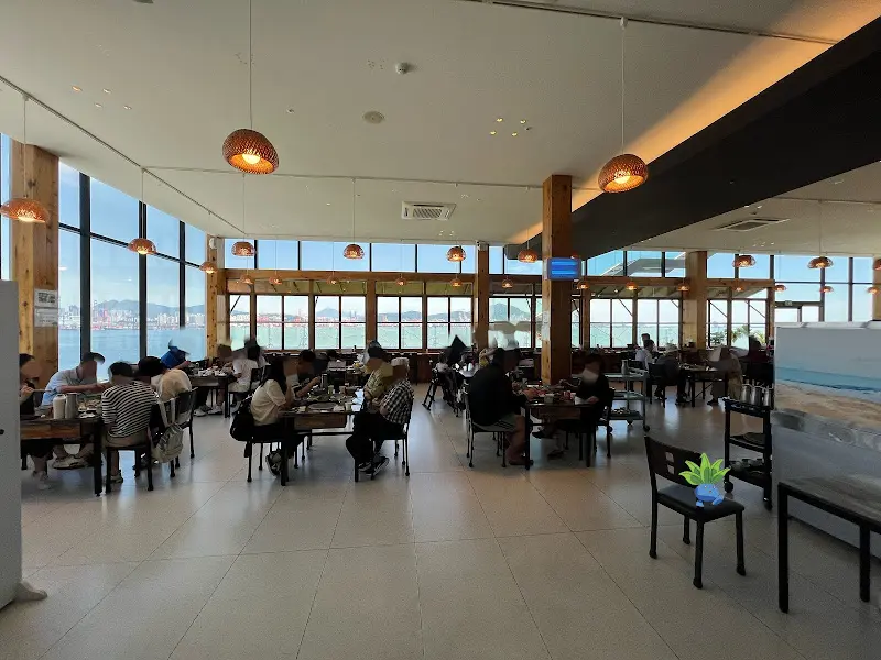 식당 내부 전경