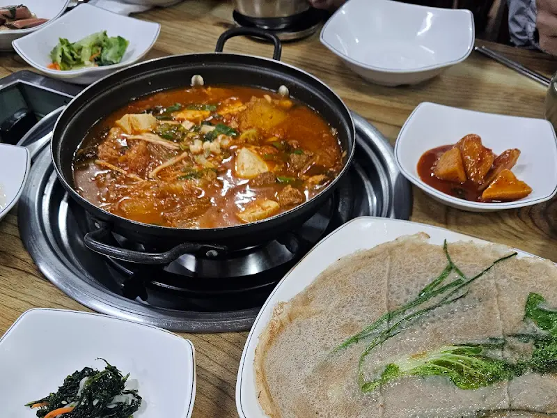 소고기전골과 밑반찬