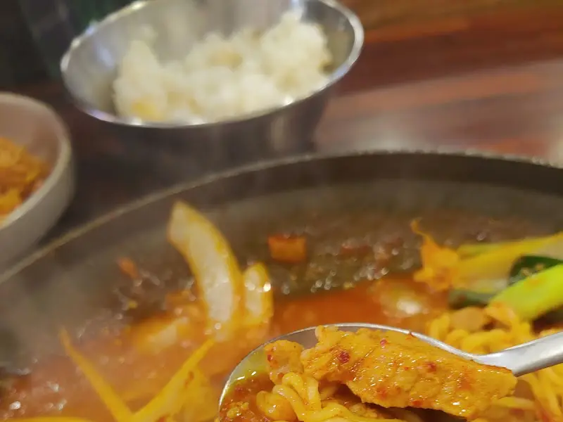 김치찌개와 밥