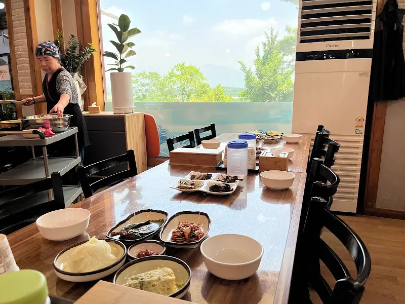 탁 트인 창가 좌석