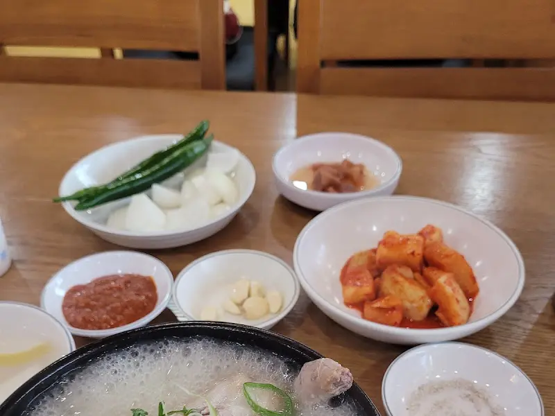 삼계탕과 밑반찬