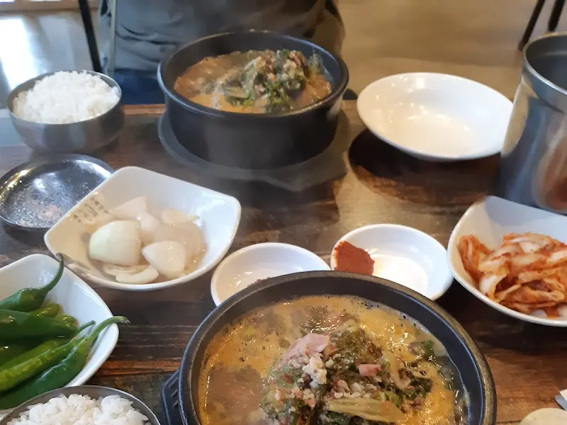 뼈해장국과 반찬