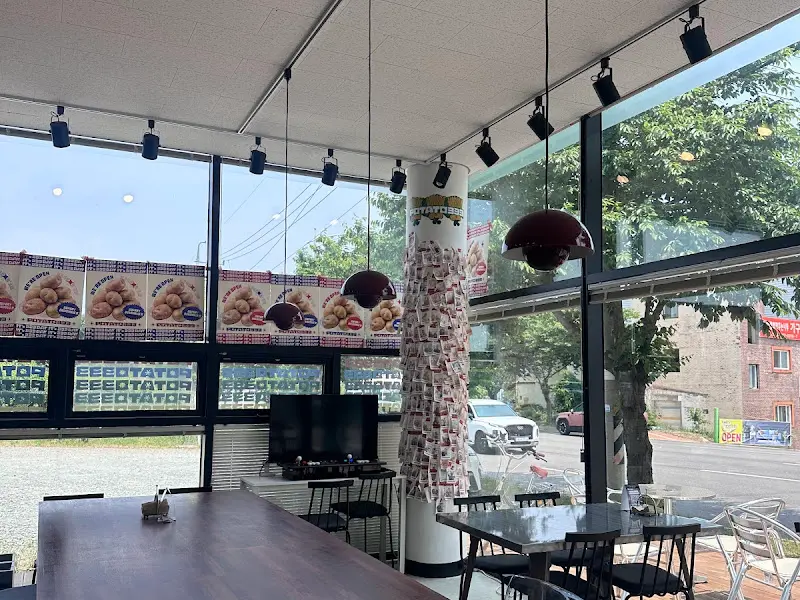 POTATO333의 내부 전경