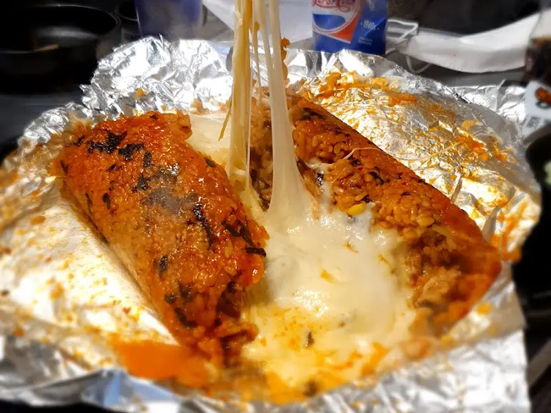 환상적인 치즈 볶음밥의 자태