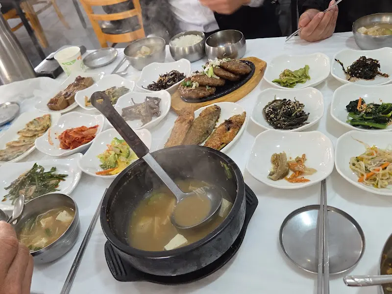 푸짐한 산채비빔밥 한 상 차림