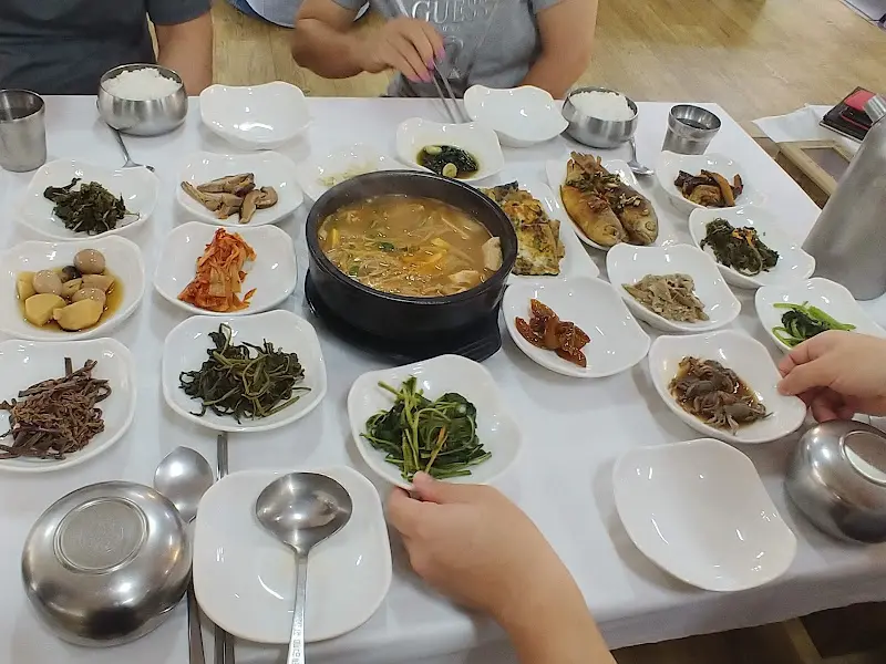 지리각식당 내부