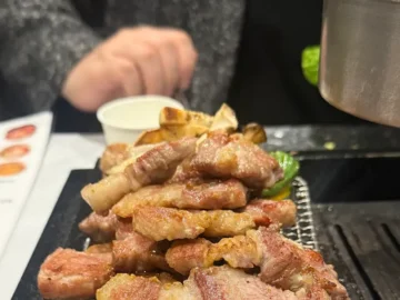 애월 해안도로 따라 만나는 인생 흑돼지 맛집, 작산에서 즐기는 제주 향토의 맛