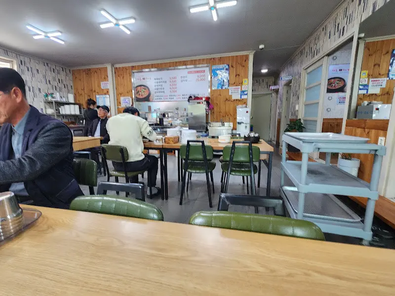 시골뚝배기 내부 모습