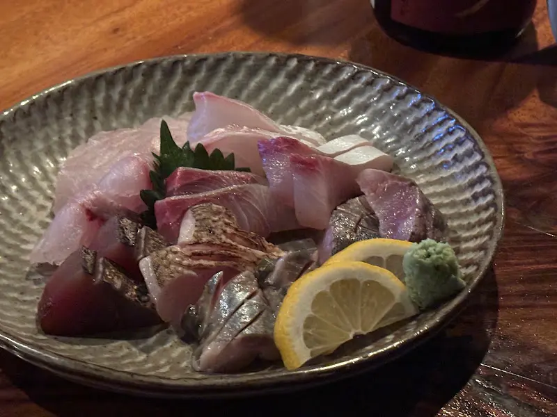 신선한 사시미 한 접시