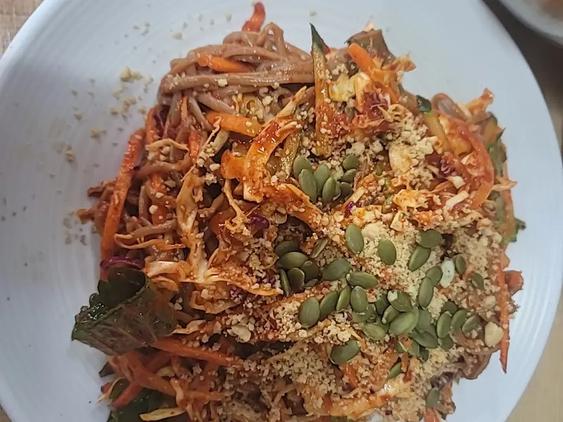 도토리 쟁반국수